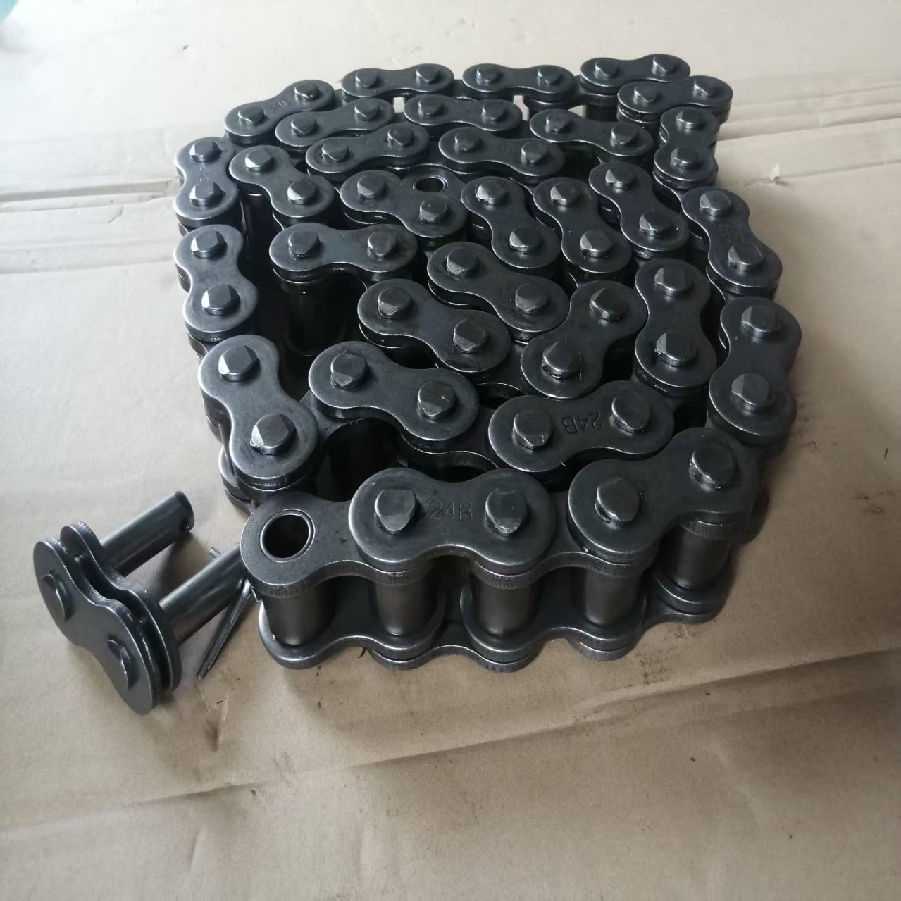 ROLLER CHAIN